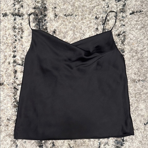 Black Fitted Sleeveless Camisole Top - Picture 4 of 12